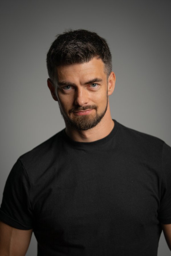 Headshot 7